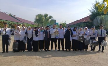 MTsN 1 Kendari Raih Juara Umum Smart Youth Competition 2024 se-Sultra