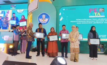 MTsN 1 Kendari Raih 2 Penghargaan Pelaksanaan UKBI